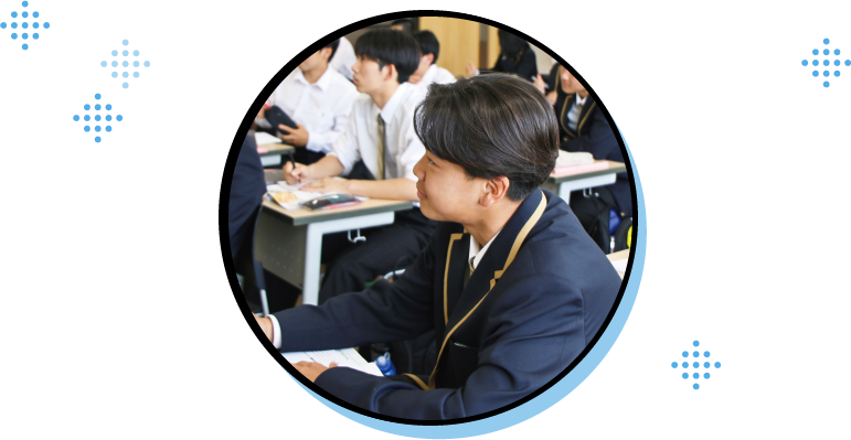授業を聞く男子学生
