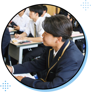 授業を聞く男子学生